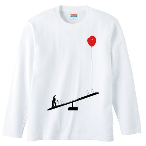 [ロングスリーブTシャツ] ペンギンと風船とシーソー