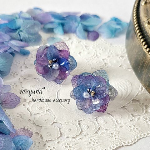 紫陽花ピアス-Aurora color clear flower pierce-【オーロラカラー】
