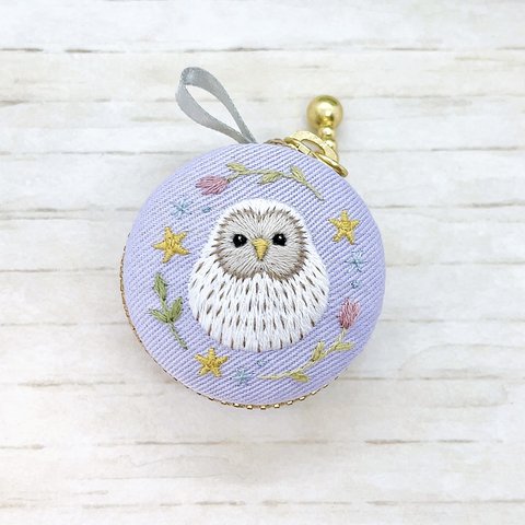 真夜中のエゾフクロウ🦉　刺繍　マカロンケース　野鳥　鳥　小鳥