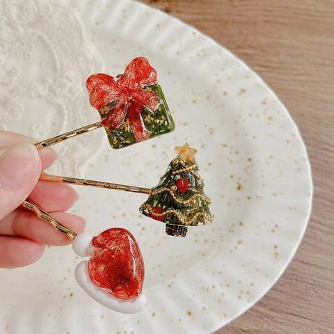 クリスマスの雰囲気の永遠の花の手作りリング