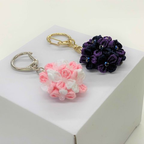 【つまみ細工】カラフル　お花　キーホルダー　2個×1セット【アクセサリー】