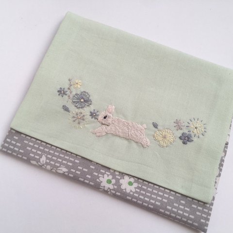 刺繍のポケットティッシュケース うさぎ