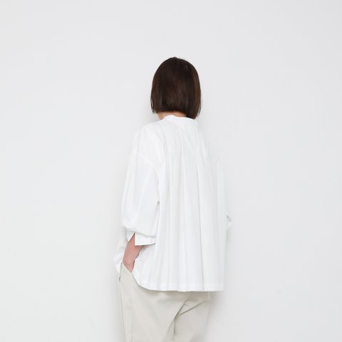 Vertical shirts / white