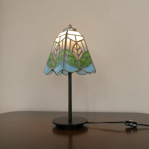 リーフ（葉っぱの模様B）ステンドグラスランプ（テーブルランプ）ガラス照明 ・Lサイズ