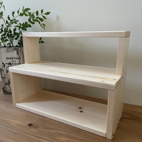 【階段状の飾り棚】 step shelf cl