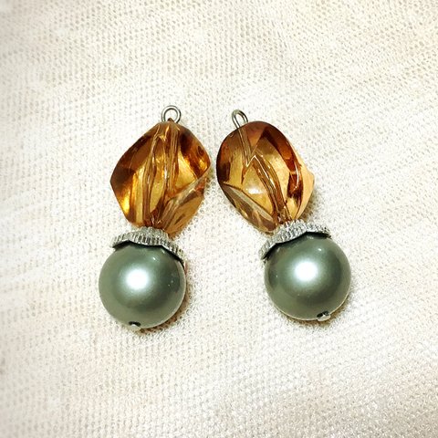 Mother's Day gift スワロフスキーパールのピアス／イヤリング