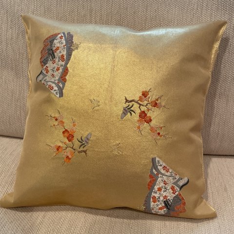 本金箔の豪華刺繍　袋帯で作った正絹クッションカバー1588