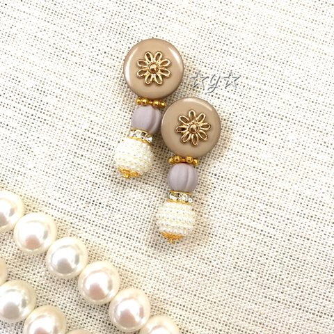 ☆Vintage☆ヌーディーベージュなお花ピアス/イヤリング