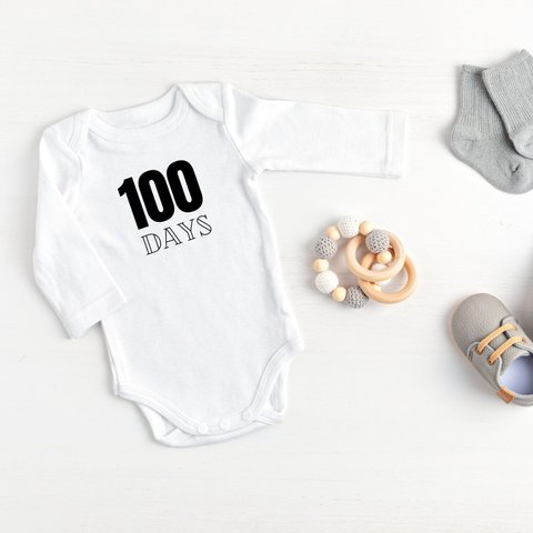 100 Days ベビーロンパース Baby Onesie 100日　祝い　名入れ