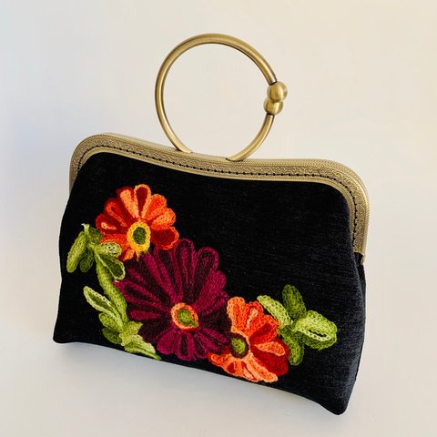 花柄刺繍　がま口バッグ