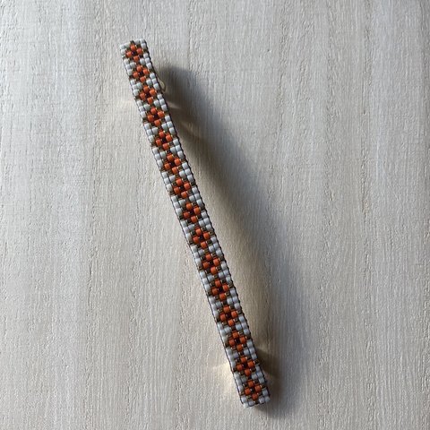 395.ビーズ織りのバレッタ