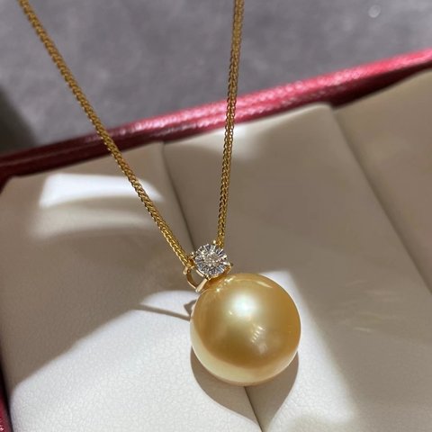 【高級】南洋真珠　ダイヤモンド付きペンダントk18