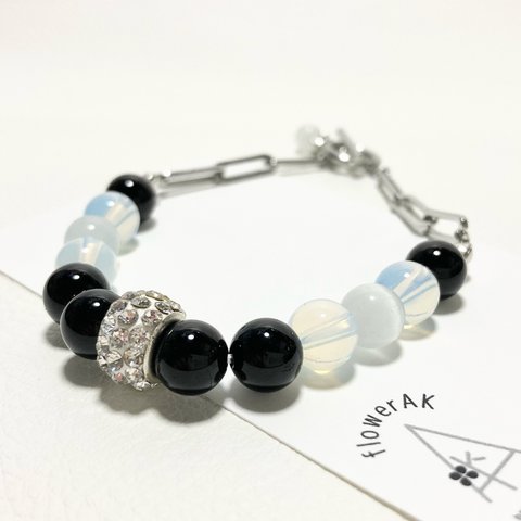 Cat's eye and onyx and moonstone bracelet