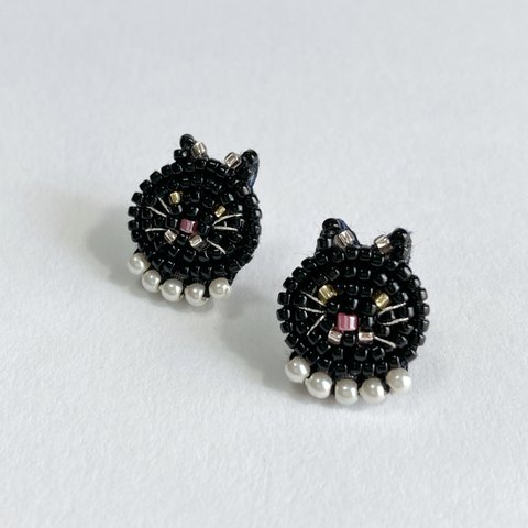 猫　黒猫  ピアス  刺繍ピアス  