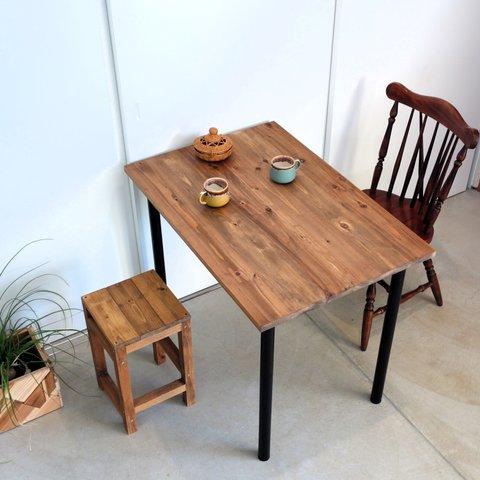 杉のカフェ風ダイニングテーブル　色：アンティークブラウン