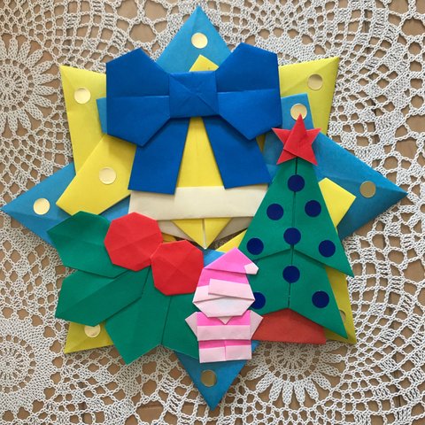 折り紙リース クリスマス 可愛らしいベルとツリーとヒイラギとサンタさん 壁面飾り 施設 病院 保育園