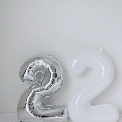 ［ Number Balloon ］（M）ナンバーバルーン white/silver |  誕生日 | おうちスタジオ | 風船