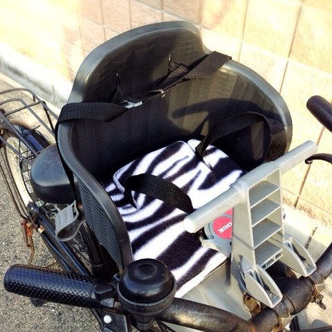 あったかフリース×ゼブラ柄 自転車チャイルドシート用 着せ替えクッション