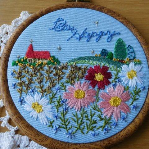 刺繍壁飾りBe Happy　コスモスの丘【イングリッシュガーデン】Cosmos embroidery hoop