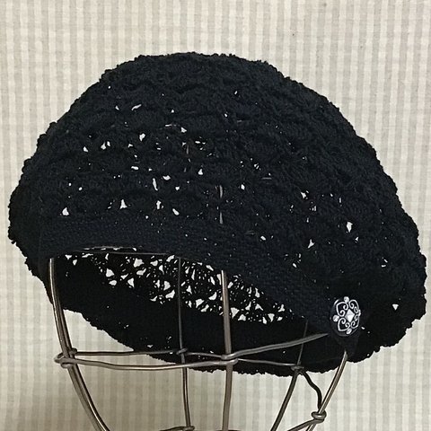 キラキラ✳︎ボタン付♪黒のコットン🌿ヤーンで編んだレーシーな透かし模様のベレー帽/再販