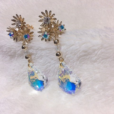 スワロフスキー×小花 ピアス