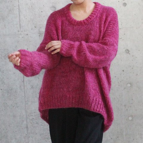 手編みモヘアラウンドネックセーター　チェリーピンク