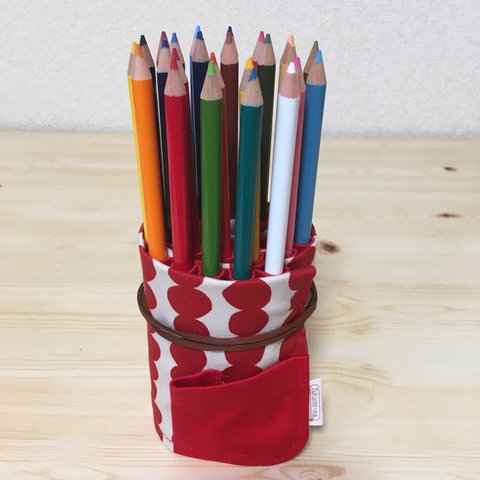 24本色鉛筆入れ　くるくる　ロールペンケース