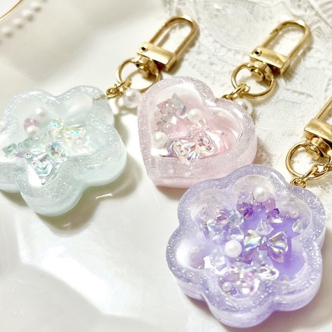 送料無料♥︎ ハンドメイド レジンキーホルダー レジン くま キーホルダー チャーム シャカシャカキーホルダー シェイカー 推し活 名入れ ハート リボン ユメカワ ゆめかわ 推し色 ハート 花びら 