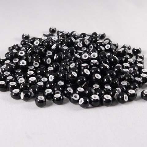 ホワイトハーツビーズ　丸5mm　黒色　401-01