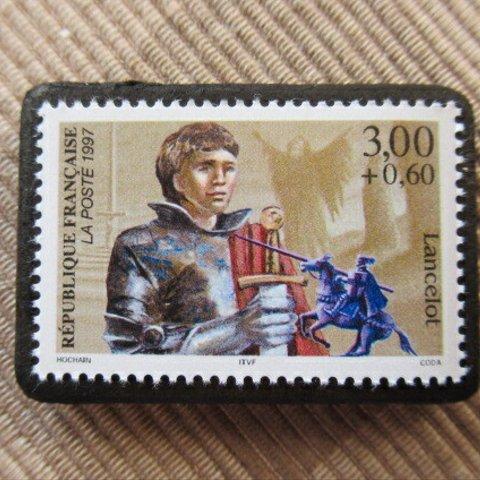 フランス　 切手ブローチ 6047