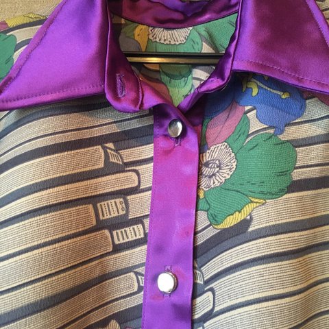 レトロで古着みたいな　紫色が映えるシャツワンピース