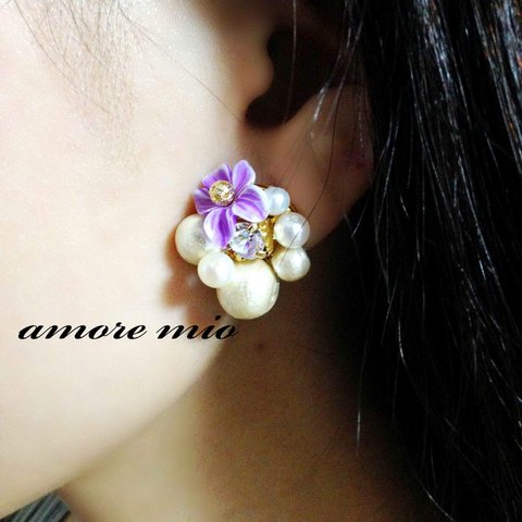 Small Spring Flower and Pearl Earrings ／ Purple