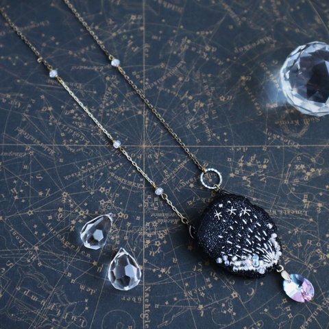 3WAY/ブローチネックレス/hourglass brooch necklace -星砂時計- ブローチ・ロングネックレス・マスクチェーン｜ビーズ刺繍｜星｜オウカノモリ/ouka no mori