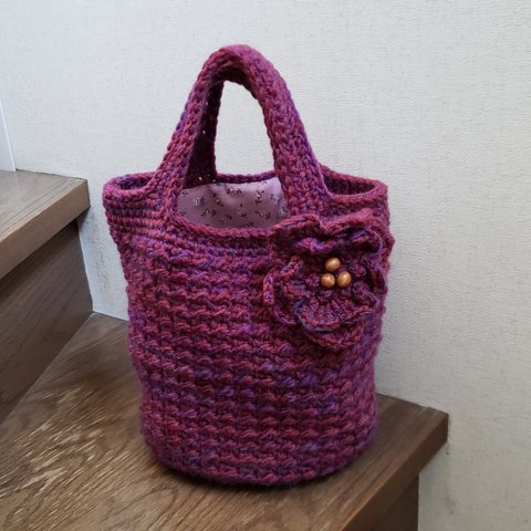 模様編みのバケツ型バッグ