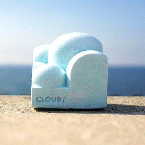 小さな雲の指輪スタンド。 “CLOUDY”(クラウディ) ブルー