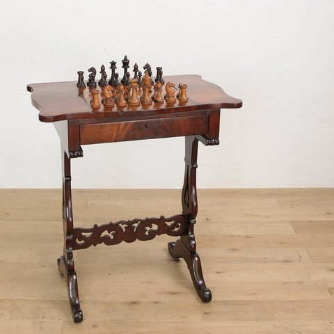 英国アンティーク家具 チェステーブル マホガニー イギリス骨董のボードゲームの机 1126