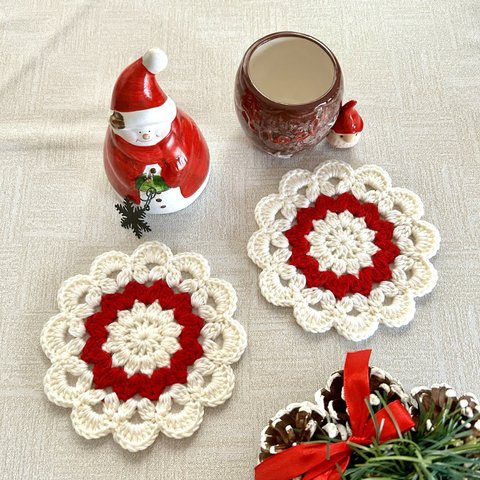 クリスマス・お正月紅白カラー　飾り付け　手編みドイリー　コースター　2枚