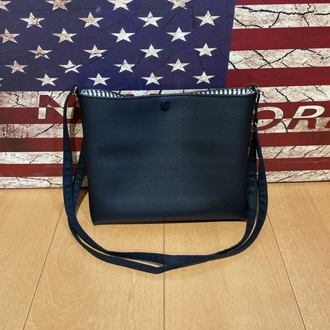 ショルダーバッグ　フェイクレザー【SOLD】