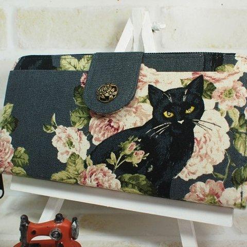 黒猫と薔薇とちょっとビーズの長財布