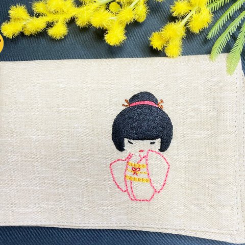 リネン手刺繍ハンカチ「着物」30cm×30cm「ベージュ色」