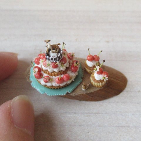 バンビ　シマリス＊＊さくらんぼの二段タルトセット＊＊