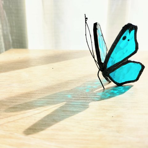 蝶のステンドグラス　サンキャッチャー