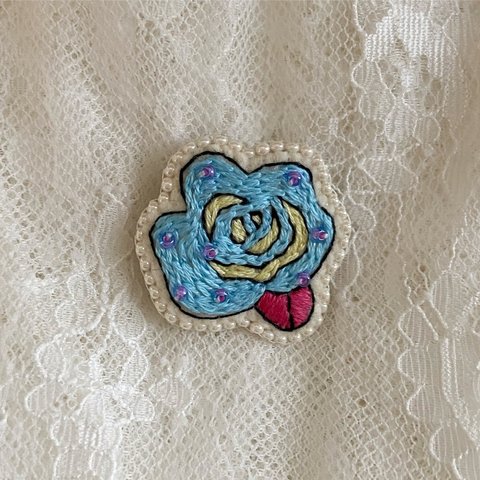 刺繍ブローチ｢ローズ｣