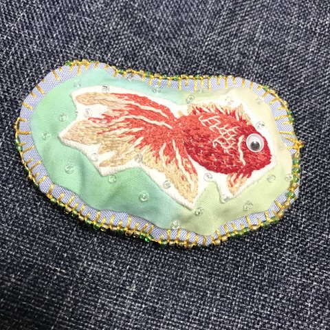 ハンドメイド 金魚 ブローチ