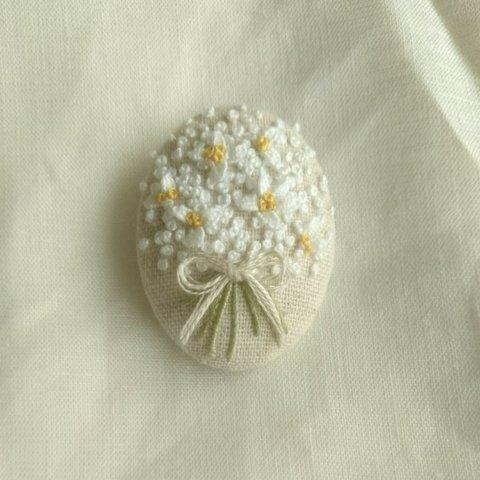 〈受注製作〉刺繍ブローチ white bouquet②