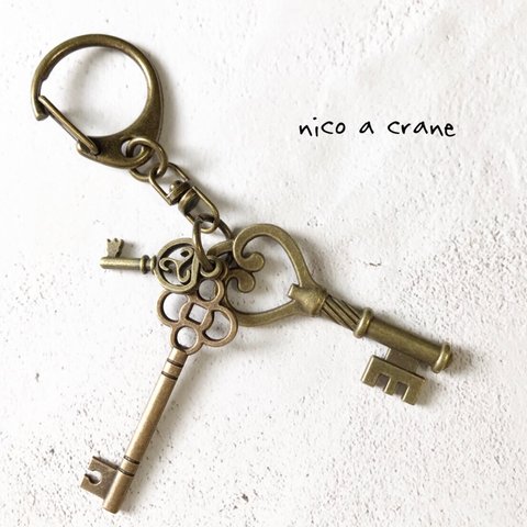 [バッグチャーム]　antique gold × key   ファスナーチャーム