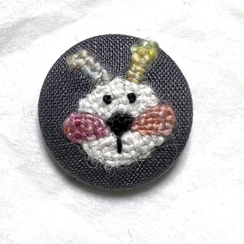 クルミボタン　モザイクダーニング刺繍　ヘアゴム