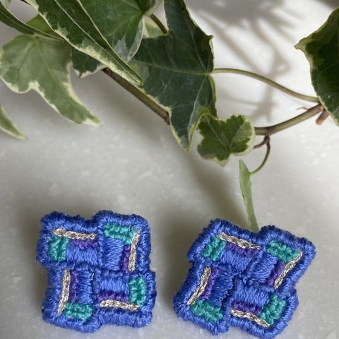 刺繍アクセサリー