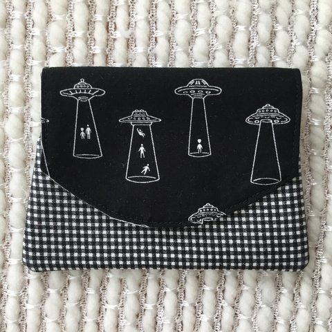 UFO カードケース、宇宙人モノクロカードワレット、UFO Alien Abduction monotone card case, business card holder, black/white