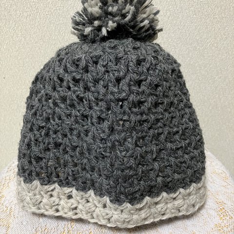 手編みの少し深めのニット帽　